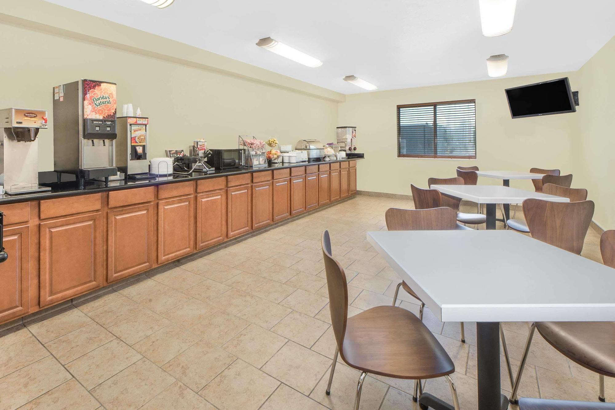 Motel Super 8 By Wyndham Ottumwa Exterior foto